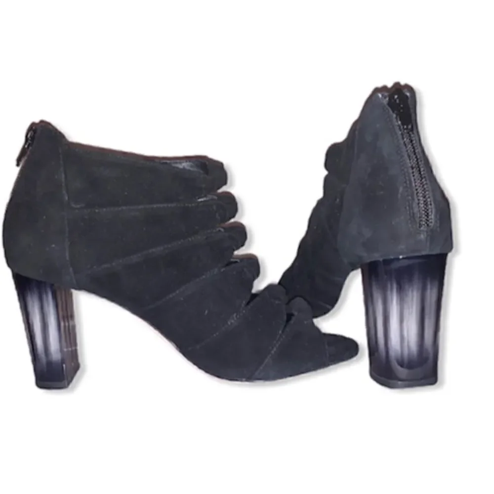 Vaneli Betsy Open Toe Suede Booties Made in Italy  BNWT